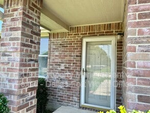 1412 Sunflower Ct in Burleson, TX - Building Photo - Building Photo