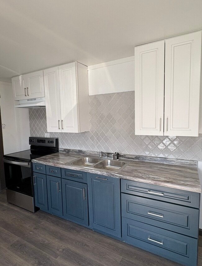 property at 253 W Morrison St