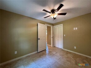 818 W Hopkins St in San Marcos, TX - Building Photo - Building Photo