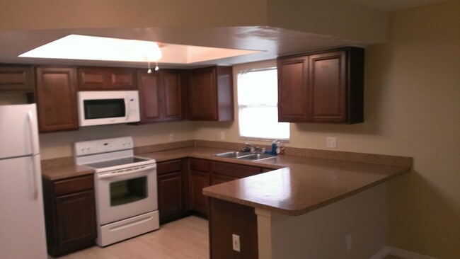 618 SE 46th Ter in Cape Coral, FL - Building Photo - Building Photo
