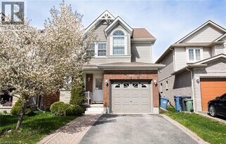 76 Lynch Cir in Guelph, ON - Building Photo