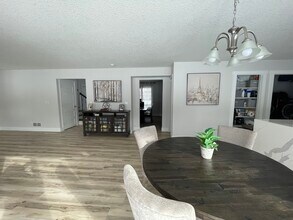 5212 SE 31st St in Des Moines, IA - Foto de edificio - Building Photo