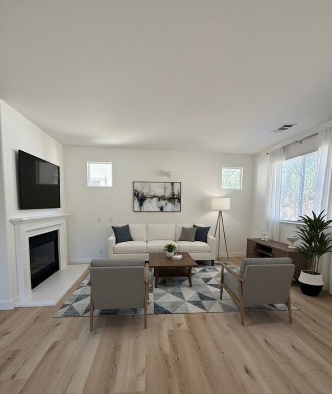 5 Periwinkle in Irvine, CA - Building Photo - Building Photo