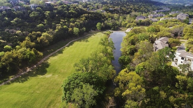 9201 Simmons Rd in Austin, TX - Building Photo - Building Photo