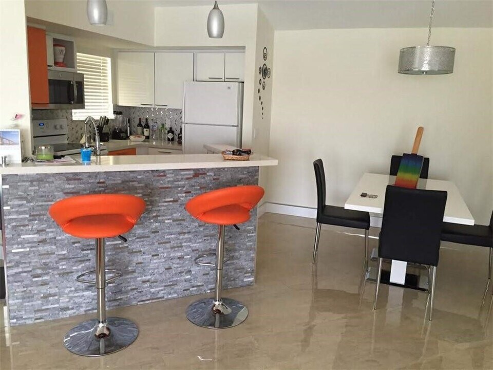 12540 Vista Isles Dr in Plantation, FL - Building Photo