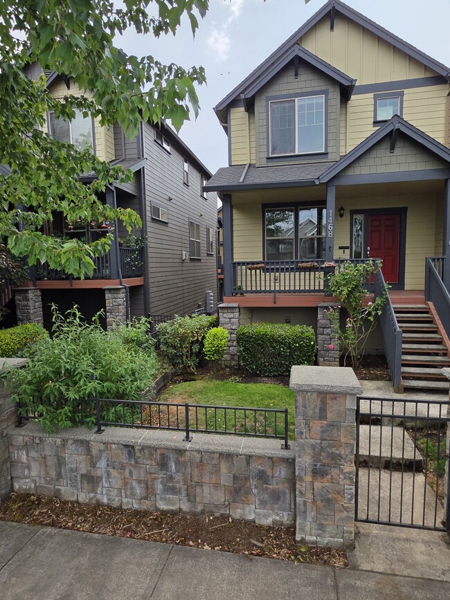 property at 1468 NE Edgefield St