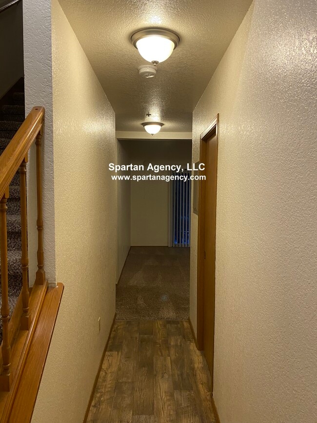 131 23rd Ave SE, Unit D in Puyallup, WA - Building Photo - Building Photo