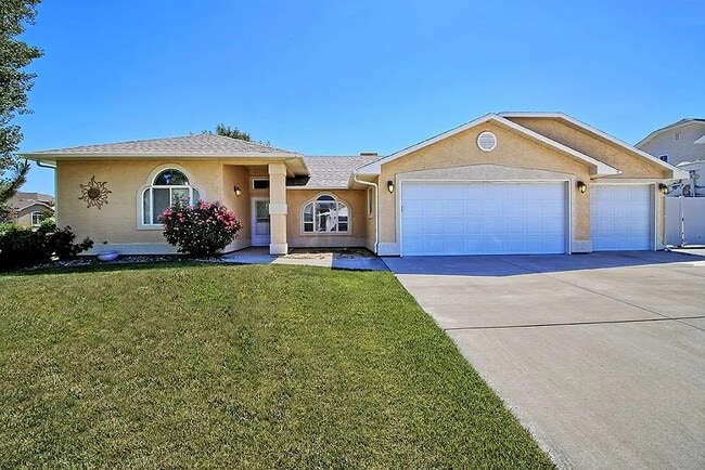 property at 222 Mansfield Ct