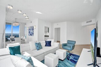 4779 Collins Ave in Miami Beach, FL - Building Photo - Building Photo