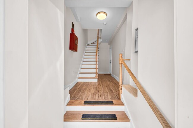 465 E 8th St, Unit 3 in Boston, MA - Building Photo - Building Photo
