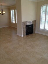 2038 Palm Forest Ln in Houston, TX - Foto de edificio - Building Photo