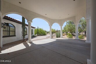 8171 E Whispering Wind Dr in Scottsdale, AZ - Building Photo - Building Photo