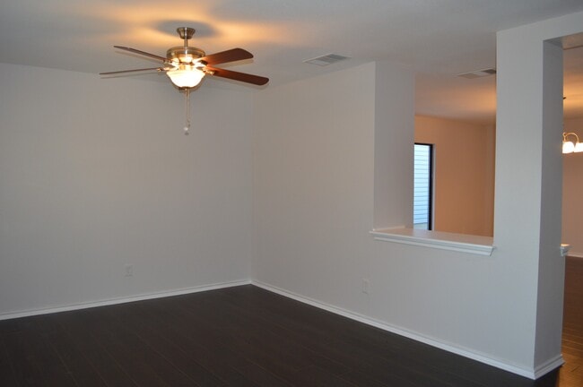 9731 Misty Plain Dr in San Antonio, TX - Building Photo - Building Photo