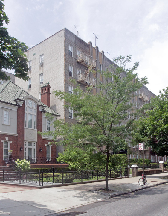 1860 Ocean Pky in Brooklyn, NY - Foto de edificio