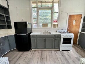 1649 Allengrove St in Philadelphia, PA - Building Photo - Building Photo