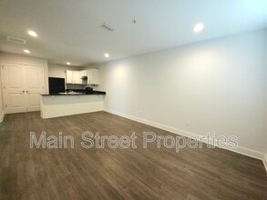 313 N Navy Blvd in Pensacola, FL - Foto de edificio - Building Photo