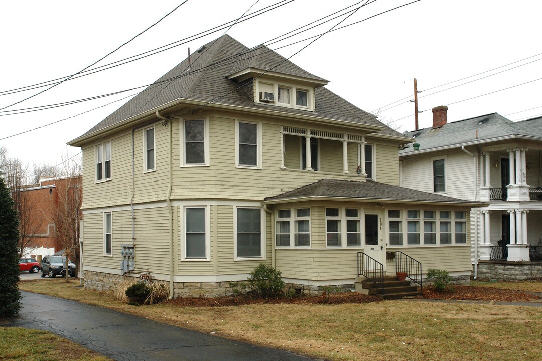 104 Crescent Ave in Louisville, KY - Building Photo