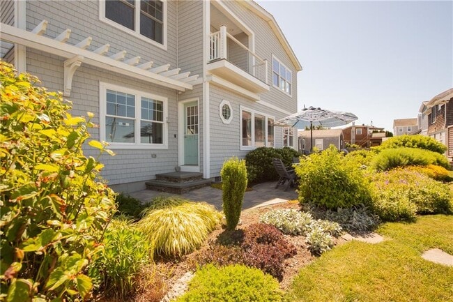 292 High Hill Rd in Tiverton, RI - Building Photo - Building Photo