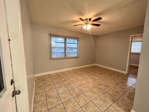 22 SE 3rd Ter, Unit 22 in Dania, FL - Building Photo - Building Photo