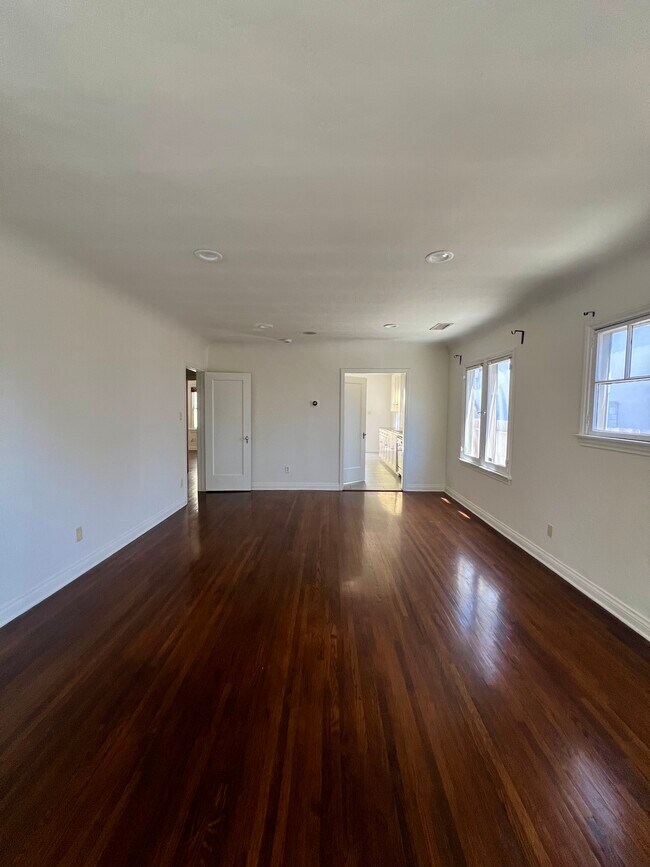 1152 N Sycamore Ave, Unit House in Los Angeles, CA - Building Photo - Building Photo
