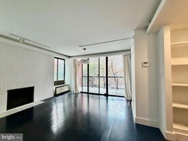 1318 22nd St NW, Unit 203 in Washington, DC - Building Photo