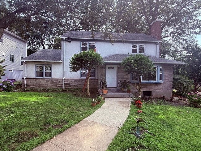 property at 414 Heathcote Ave
