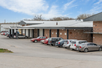 Holiday Apartments in Kansas City, MO - Building Photo - Building Photo