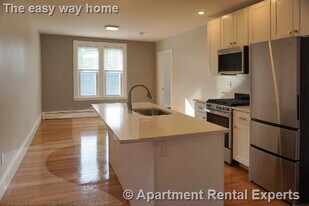 2 Ivaloo St in Somerville, MA - Building Photo