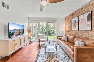 500 S Congress Ave in Austin, TX - Building Photo