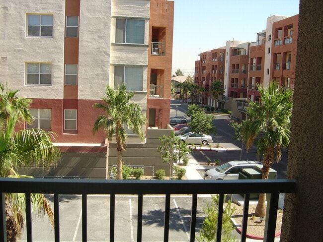 50 E Serene Ave in Las Vegas, NV - Building Photo - Building Photo