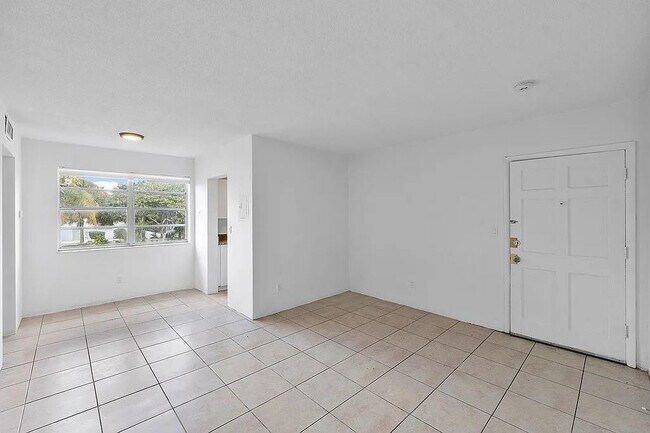 14950 N Miami Ave in Miami, FL - Building Photo - Building Photo