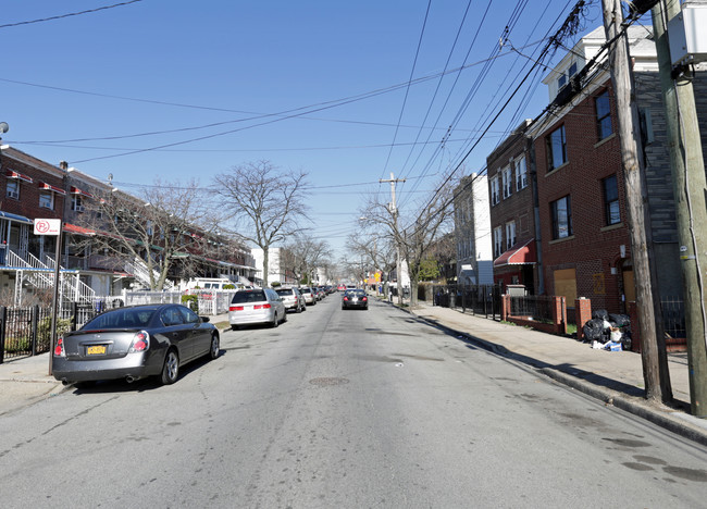 967 E 224th in Bronx, NY - Foto de edificio - Building Photo