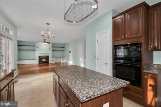 9540 Parsonage Ln in Lorton, VA - Foto de edificio - Building Photo