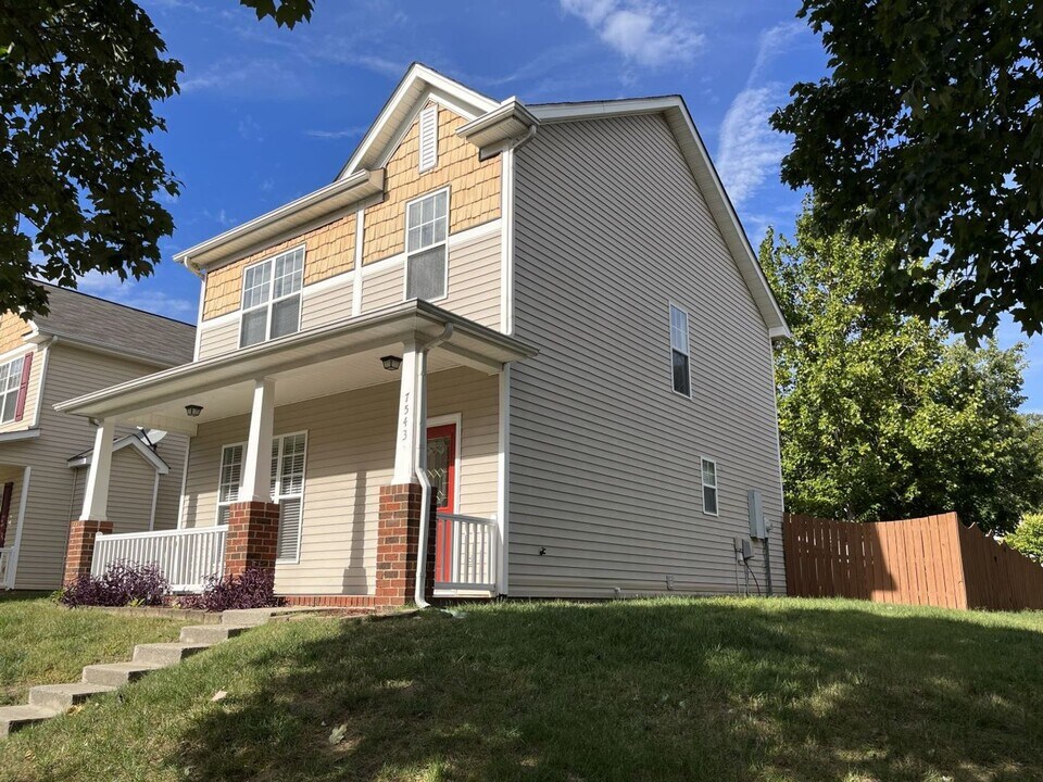7543 Prairie Rose Ln in Huntersville, NC - Building Photo