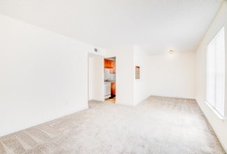 Eden Manor in Pascagoula, MS - Building Photo - Building Photo