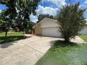 3929 Orange Lake Dr in Orlando, FL - Foto de edificio - Building Photo