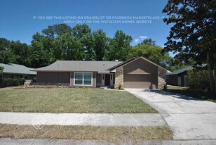 800 Sweetwater Bay Ct in Longwood, FL - Building Photo