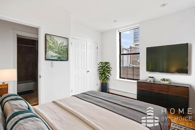 property at 101 W 126th St