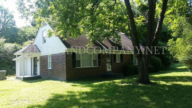 3862 Windcrest Rd