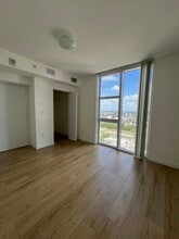 255 NE 14th St, Unit B1 in Miami, FL - Building Photo - Building Photo
