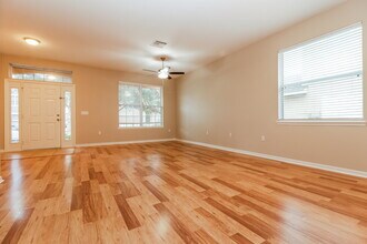 11832 Colony Lakes Blvd in New Port Richey, FL - Building Photo - Building Photo
