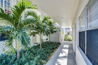 1720 Cleveland St in Hollywood, FL - Foto de edificio - Building Photo
