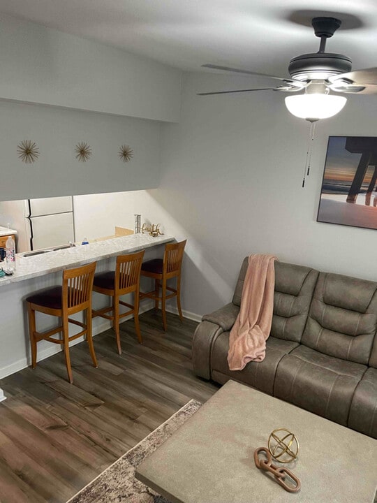 2738 W Tharpe St in Tallahassee, FL - Building Photo