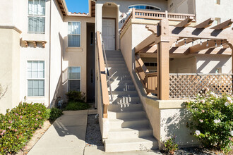 Oak Creek Villas in Santa Maria, CA - Foto de edificio - Building Photo