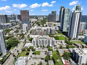 321 NE 26th St, Unit 806 in Miami, FL - Building Photo - Building Photo