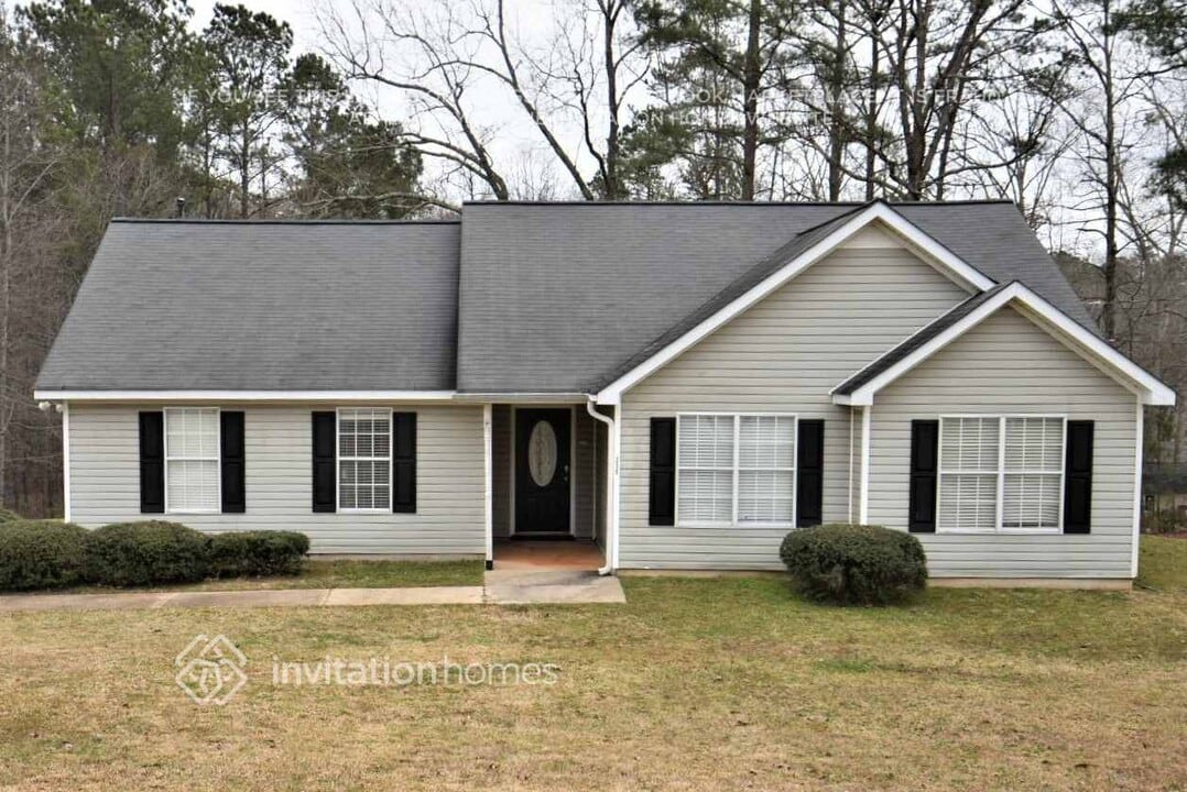 230 Cobbler Dr in Newnan, GA - Foto de edificio