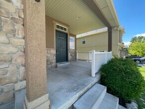 466 E Apple Grove Ln in Pleasant Grove, UT - Building Photo - Building Photo