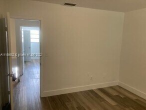 10881 SW 6th St-Unit -5 in Miami, FL - Building Photo - Building Photo