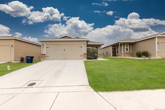 342 Mistflower, Unit C in New Braunfels, TX - Building Photo - Building Photo