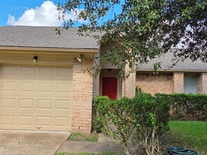 2743 Ferry Landing in Sugar Land, TX - Building Photo - Building Photo